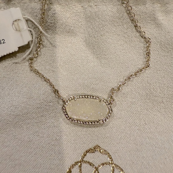 Kendra Scott Elisa Gold Pendant Necklace in Iridescent Drusy - Picture 6 of 7